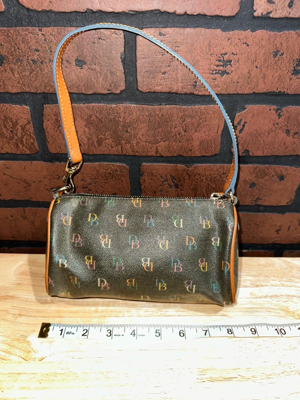 Y2K Dooney & Bourke Multicolor Logo Shoulder Bag - Picture 4 of 13